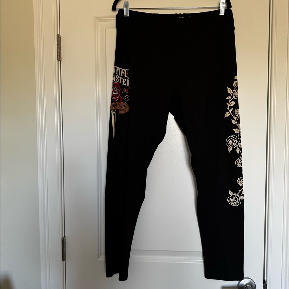Beautiful Disaster Black Rose Tattoo Leggings Size C1X - Picture 4 of 5